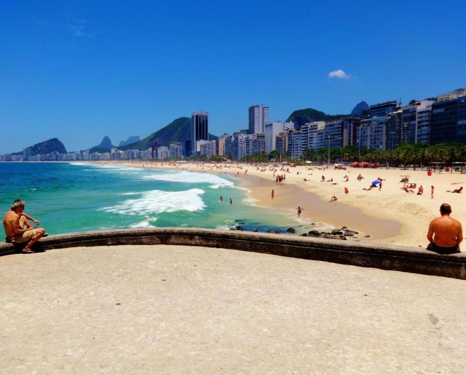Studio Completo Na Praia De Copacabana Com Ar, Wifi, Netflix, Ate 4 Pessoas, Fundos Claro E Silencioso, Pauloangerami Pj135 Рио де Жанейро Екстериор снимка