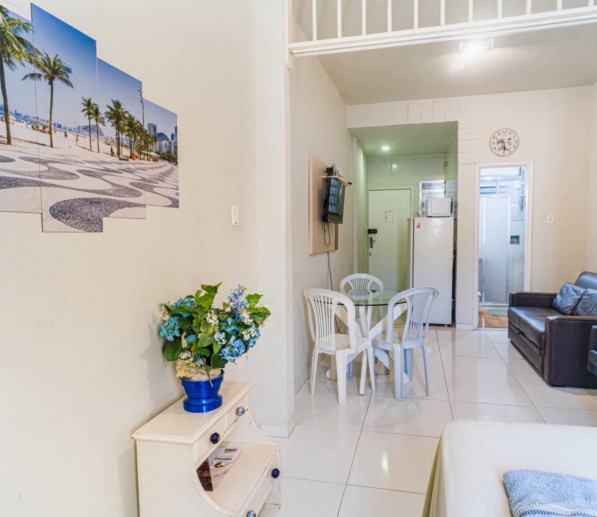 Studio Completo Na Praia De Copacabana Com Ar, Wifi, Netflix, Ate 4 Pessoas, Fundos Claro E Silencioso, Pauloangerami Pj135 Рио де Жанейро Екстериор снимка